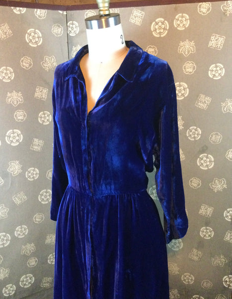 1940s Blue Velvet Dressing Gown Hollyland Vintage 1940s Blue Velvet Dressing Gown Hollyland Vintage