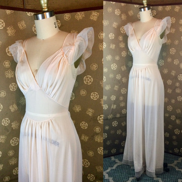 1950s Flutter Sleeve Sweetheart Nightgown