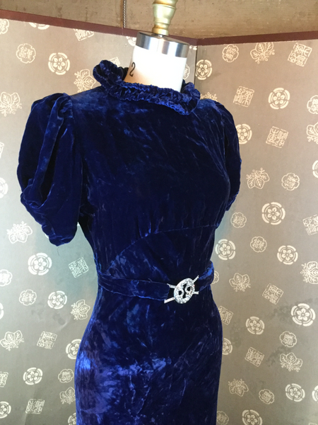 1930s Blue Velvet Evening Gown Hollyland Vintage 1930s Blue Velvet Evening Gown Hollyland Vintage