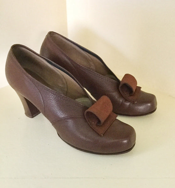 1940s Brown Leather Pumps with Scrolls